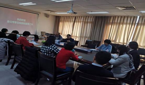 教师座谈会.jpg